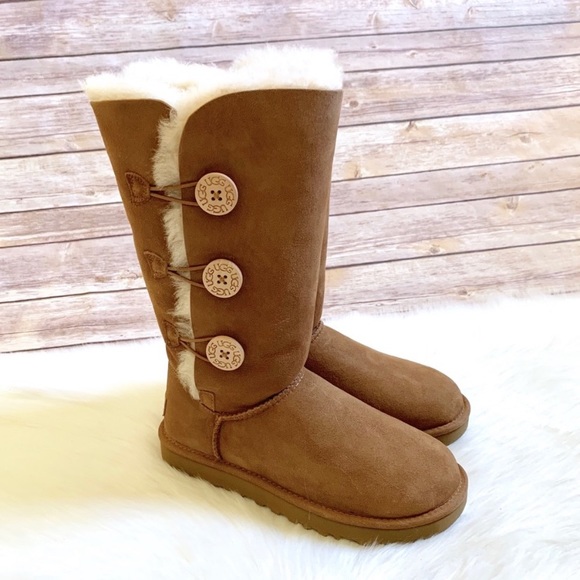 UGG Chestnut Bailey Button Triplet II Boots - Picture 6 of 8